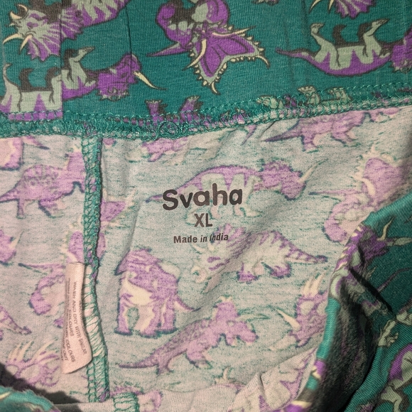 ๐5 for 50๐ Svaha Dinosaur Print Leggings - Picture 2 of 3